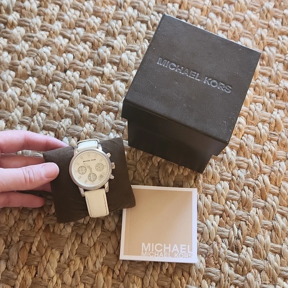 Michael Kors White Diamond Watch with Box - Picture 11 of 13